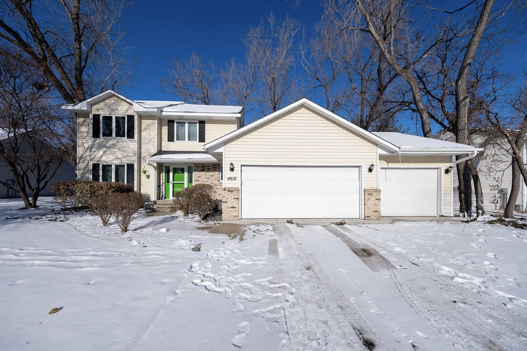 4619 Bower Path in Inver Grove Heights, MN - Building Photo