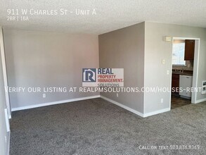 911 Charles St in Newberg, OR - Building Photo - Building Photo