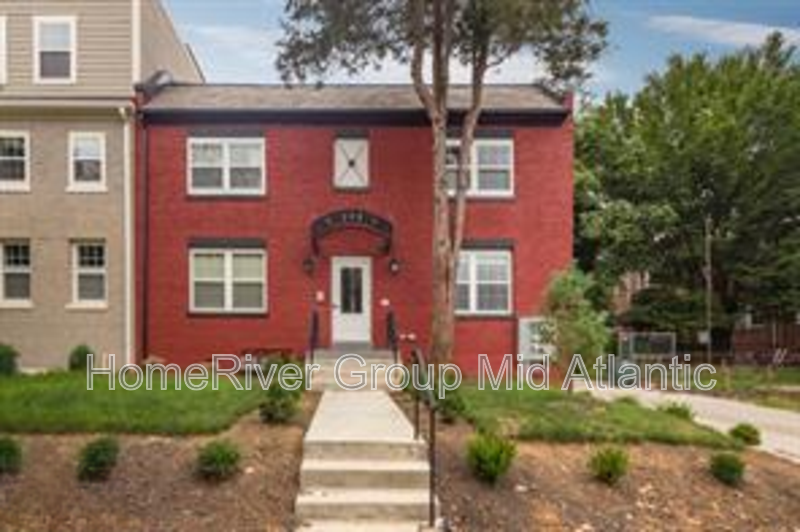 222 20th St NE in Washington, DC - Building Photo