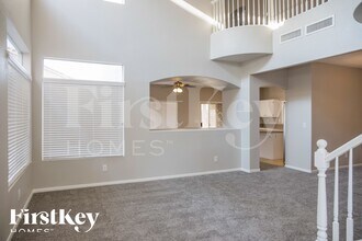 7987 Sky Birch Ct in Las Vegas, NV - Foto de edificio - Building Photo