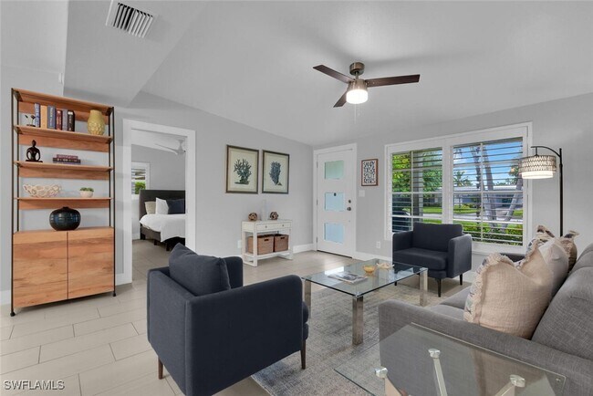 2048 Harbor Ln in Naples, FL - Building Photo - Building Photo