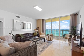 16699 Collins Ave, Unit 1902 in Sunny Isles Beach, FL - Building Photo - Building Photo