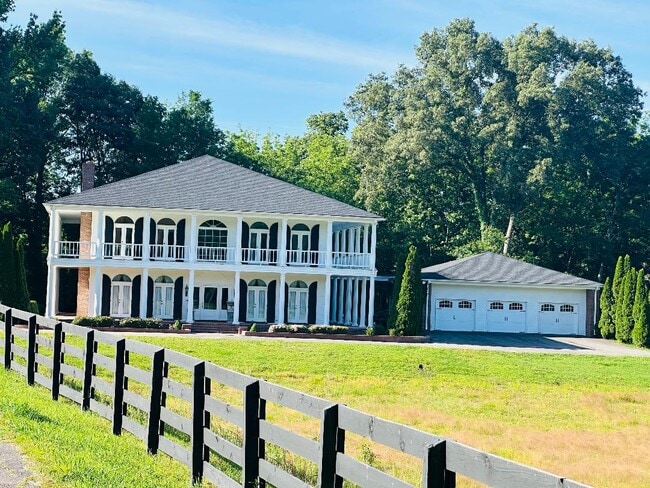 property at 11883 E Holmes Rd