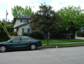 1002-1010 W Iowa Ave in Sunnyvale, CA - Building Photo - Building Photo