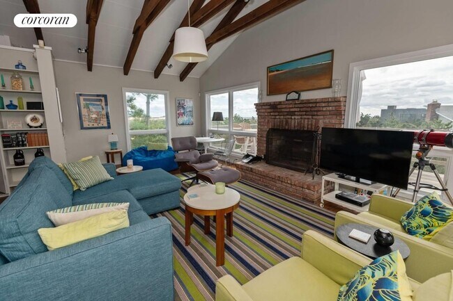 84 Osprey Rd in Montauk, NY - Building Photo - Building Photo