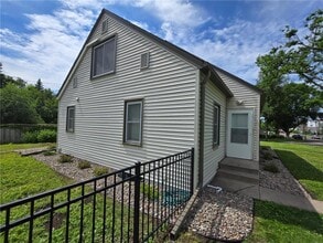 3858 Wooddale Ave S in St. Louis Park, MN - Building Photo - Building Photo