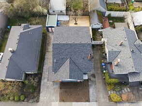 2945 NE 57th Ave, Unit 1 in Portland, OR - Foto de edificio - Building Photo