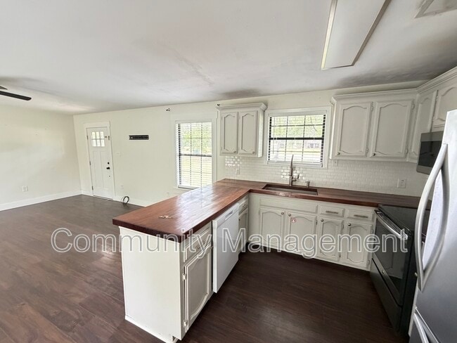 11362 Cloverleaf Dr in Denham Springs, LA - Building Photo - Building Photo