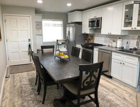 2080 Hornblend St in San Diego, CA - Building Photo - Building Photo