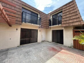 9106B SW 20th St in Davie, FL - Building Photo - Building Photo