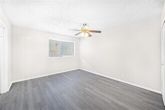 1111 W Rundberg Ln in Austin, TX - Building Photo - Building Photo