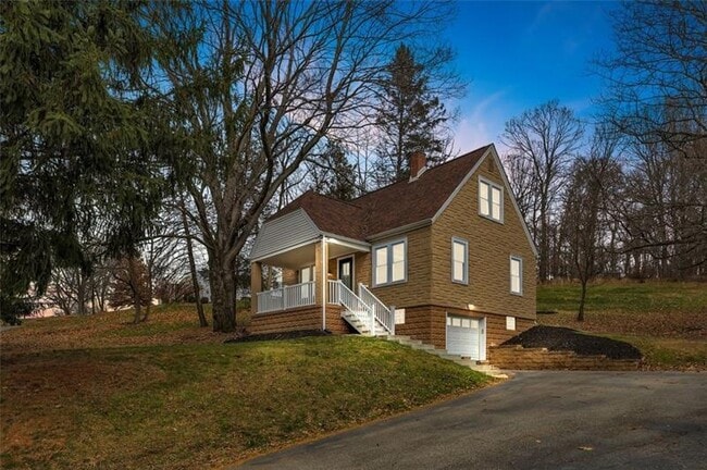 1499 Stoltz Rd in Bethel Park, PA - Building Photo - Building Photo