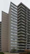 Nelson Towers in Burnaby, BC - Building Photo - Building Photo