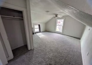 109 E North St, Unit Upstairs in Warrensburg, MO - Building Photo - Building Photo