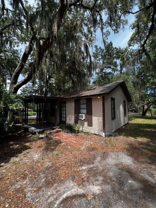 466 Milwaukee Ave in Orange Park, FL - Building Photo