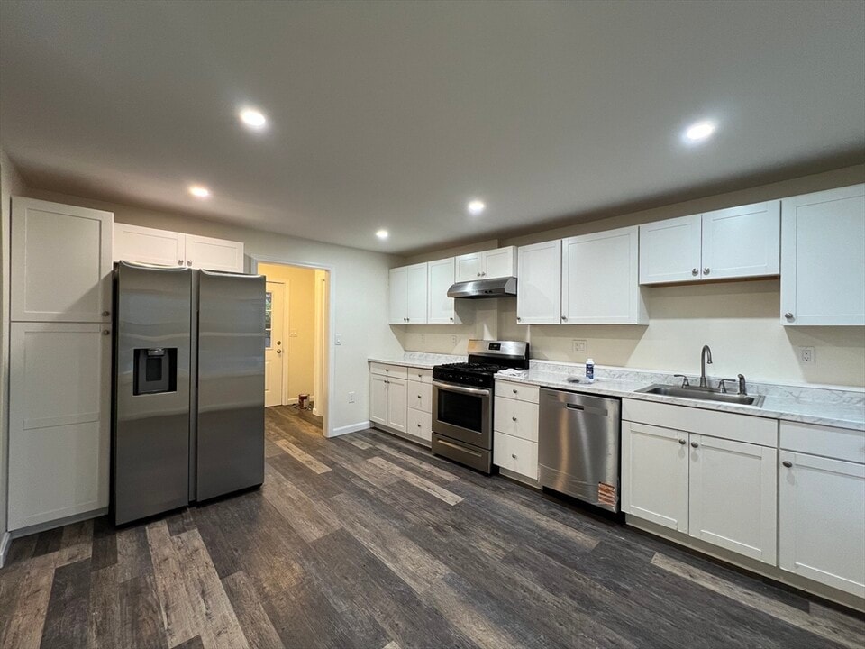 71 High St in Milford, MA - Building Photo