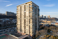 Hudson Harbor in Edgewater, NJ - Foto de edificio - Building Photo