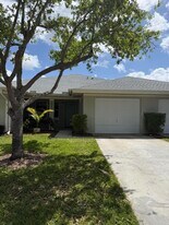 1739 N Dovetail Dr in Fort Pierce, FL - Building Photo