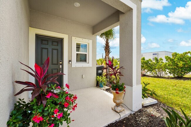 5825 Biscotti St in Nokomis, FL - Building Photo - Building Photo