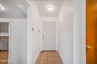 5520 Edinburg Dr in El Paso, TX - Building Photo - Building Photo