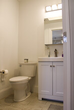 118 Holland St, Unit 2R in Somerville, MA - Building Photo - Building Photo