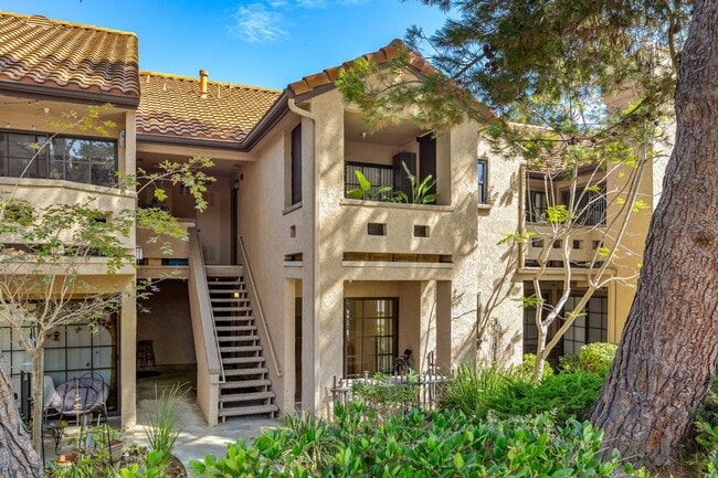 property at 1046 Calle Del Cerro