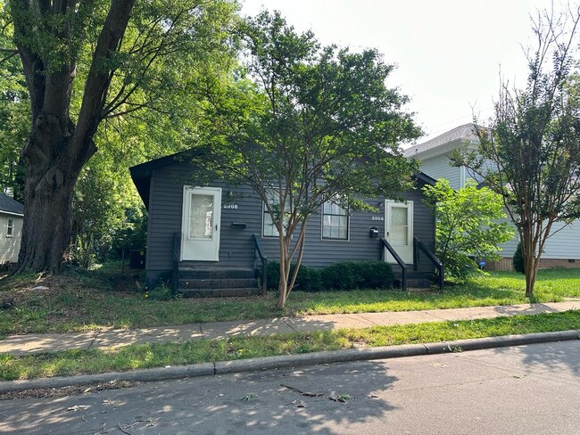 2008 Roslyn Ave in Charlotte, NC - Foto de edificio - Building Photo