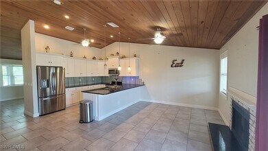 1205 SW 21st Terrace in Cape Coral, FL - Building Photo - Building Photo