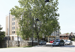 University Towers Condominiums in Knoxville, TN - Building Photo - Building Photo