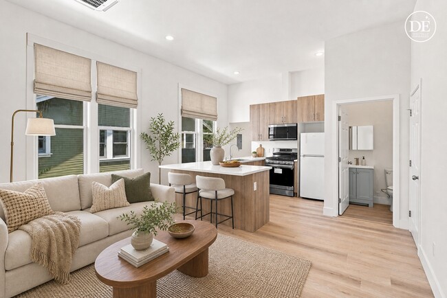 3412 W 27th St, Unit 3412