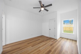 5705 Senior St in Houston, TX - Foto de edificio - Building Photo