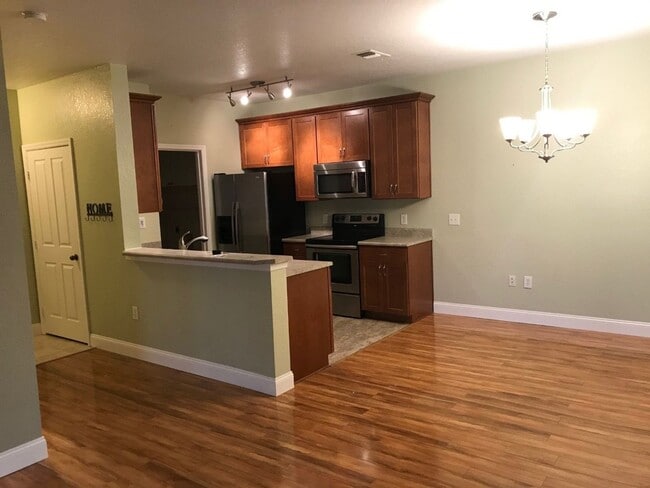 property at 2014 Hemingway Cir