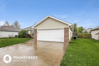 447 SW Laura Ln in Grain Valley, MO - Building Photo - Building Photo