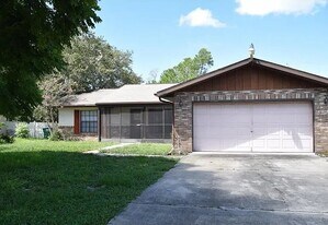 702 Leeward Dr in Deltona, FL - Building Photo