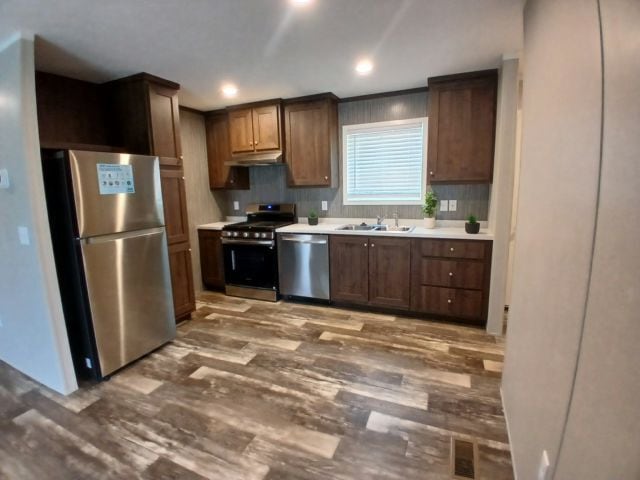 property at 868 E Commerce St