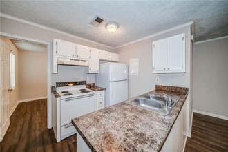 341 W Griffin St in Dallas, GA - Building Photo - Building Photo