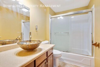 479 Lake Ave in Lancaster, NY - Building Photo - Building Photo