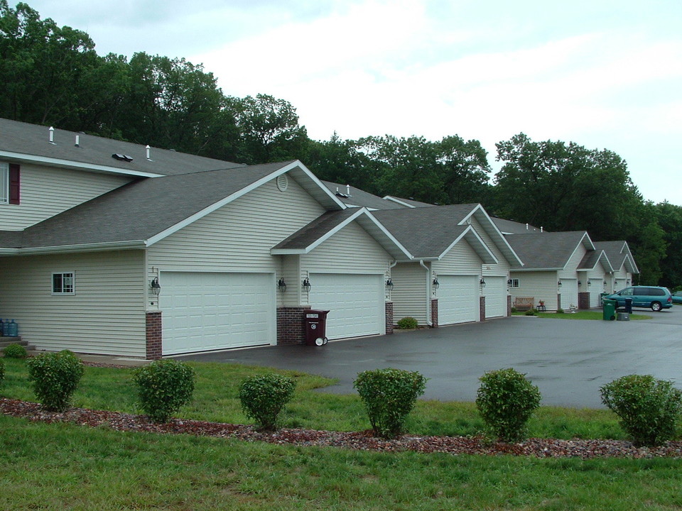 Fairfax Park in Eau Claire, WI - Building Photo