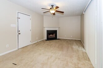 639 Fair Harbor Dr in Lithonia, GA - Building Photo - Building Photo