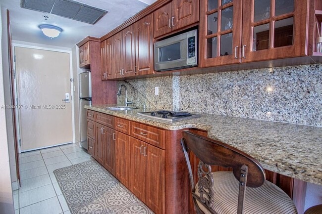 19201 Collins Ave in Sunny Isles Beach, FL - Foto de edificio - Building Photo
