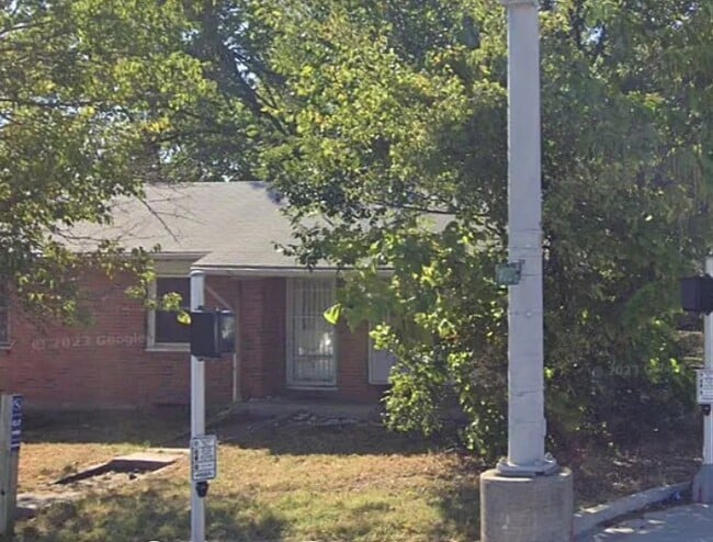 property at 415 N Providence Rd