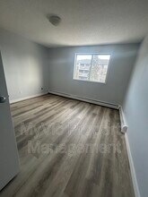 10152-10158 158 St NW in Edmonton, AB - Building Photo - Building Photo