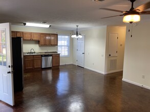 1030 Sun Creek Rd in Starkville, MS - Building Photo - Building Photo