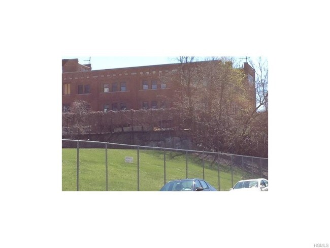 10 Saint Casimir Ave in Yonkers, NY - Building Photo - Building Photo