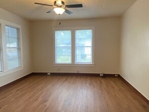 1415 N Wall St in Belton, TX - Building Photo - Building Photo