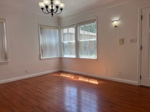 11123 Morrison St in North Hollywood, CA - Foto de edificio - Building Photo