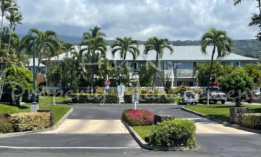 75-6081-6081 Ali‘i Dr in Kailua Kona, HI - Building Photo