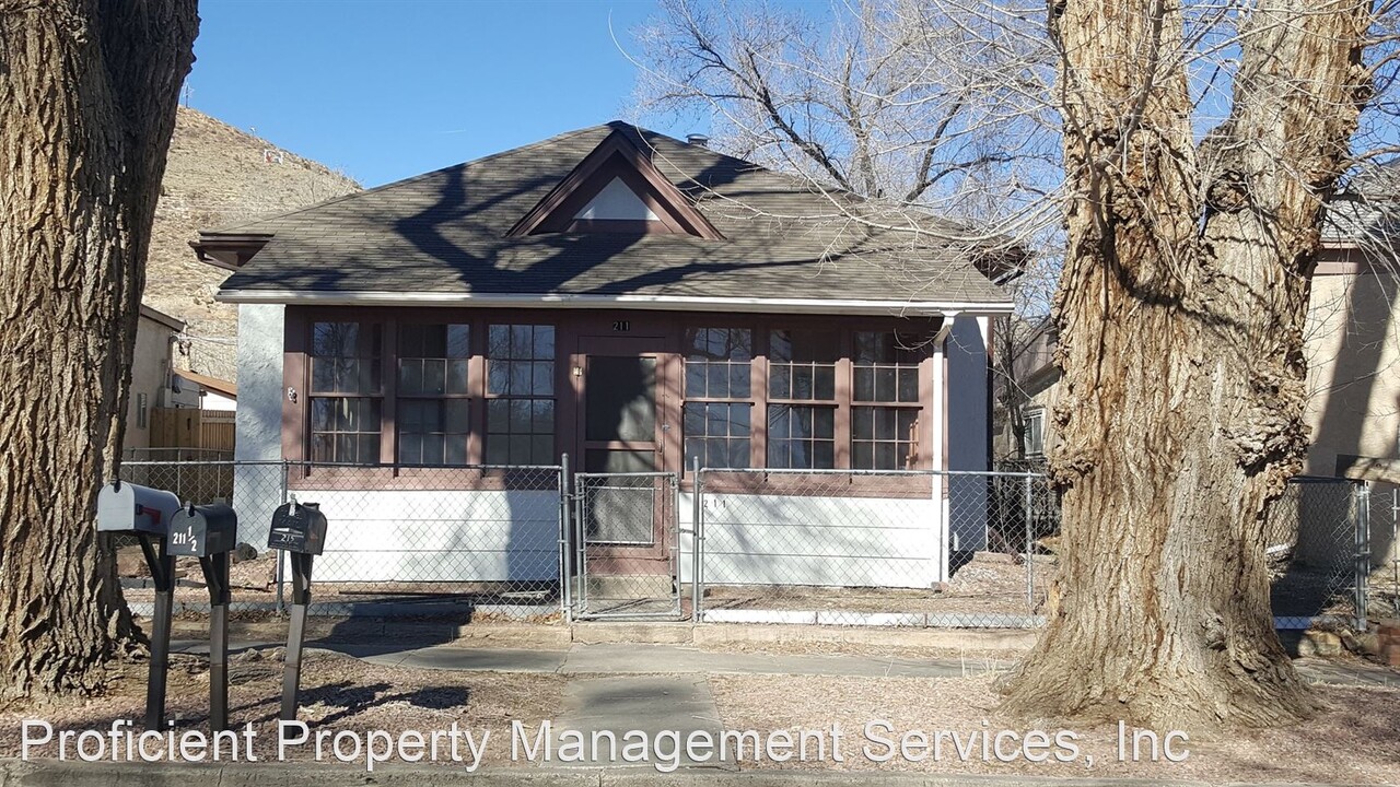 211 Greenwood Ave in Canon City, CO - Building Photo