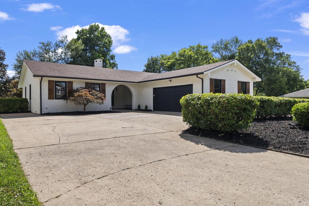 452 Pasadena Dr in Lexington, KY - Building Photo