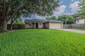 2410 Pheasant Creek Dr in Sugar Land, TX - Building Photo - Building Photo